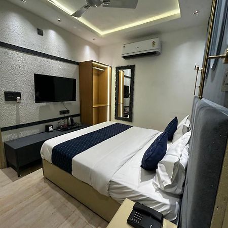 Divine Hotel Karnāl المظهر الخارجي الصورة