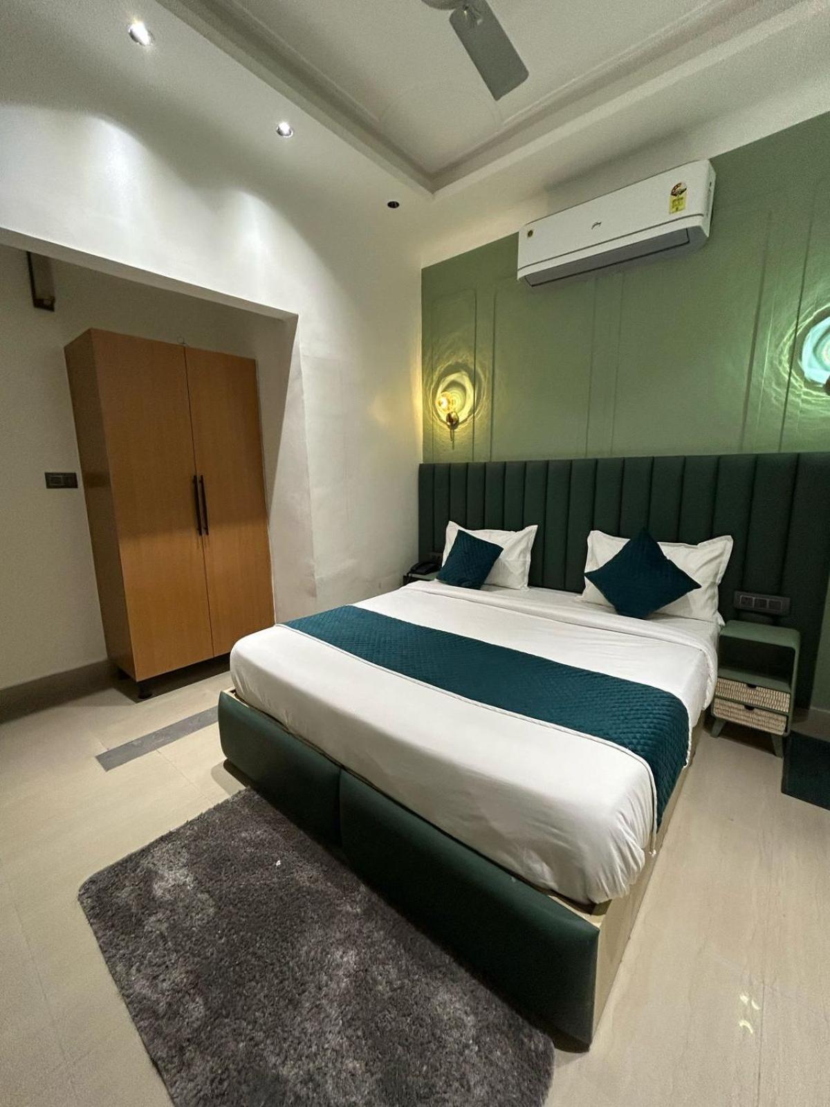 Divine Hotel Karnāl المظهر الخارجي الصورة