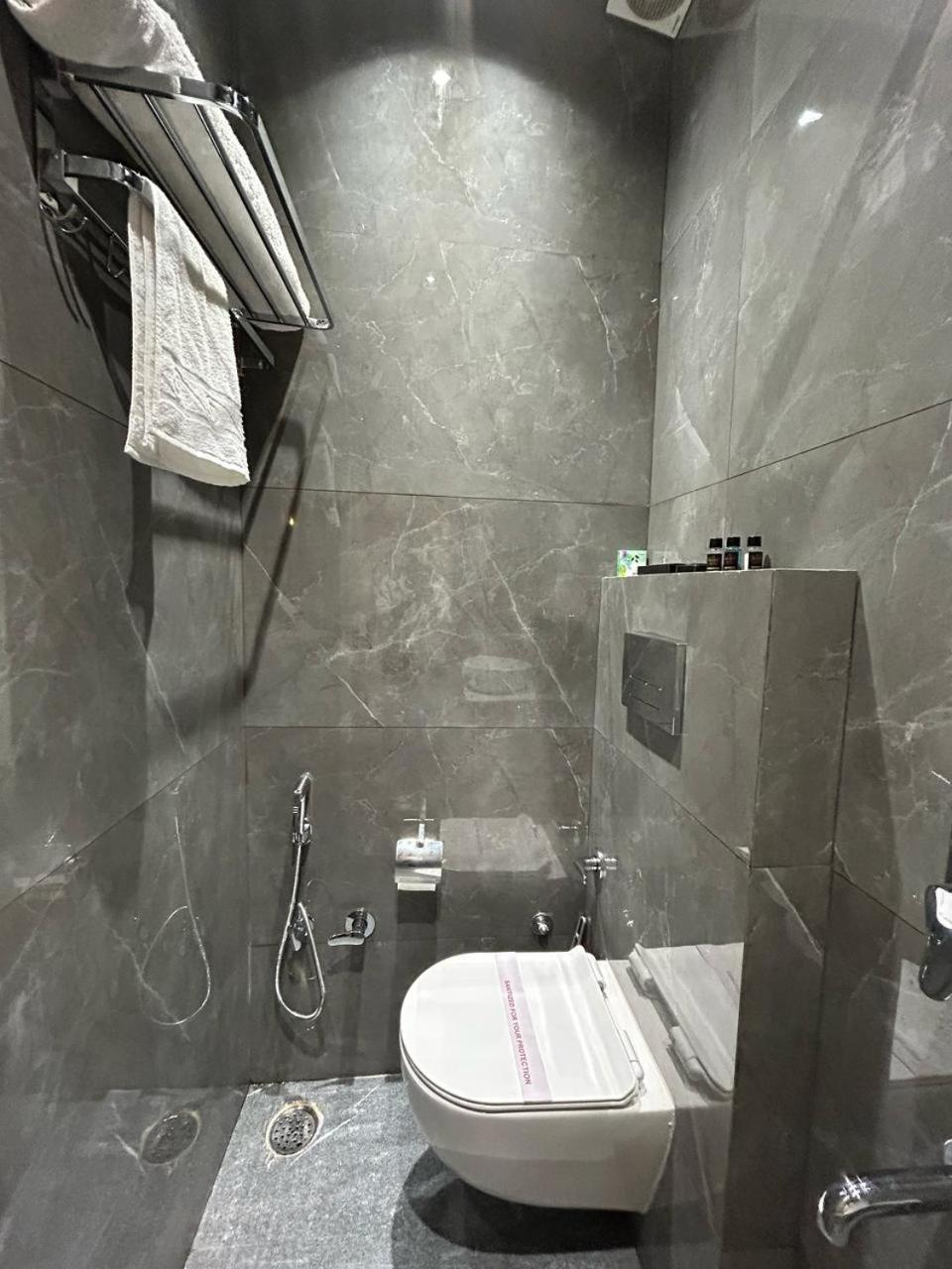 Divine Hotel Karnāl المظهر الخارجي الصورة