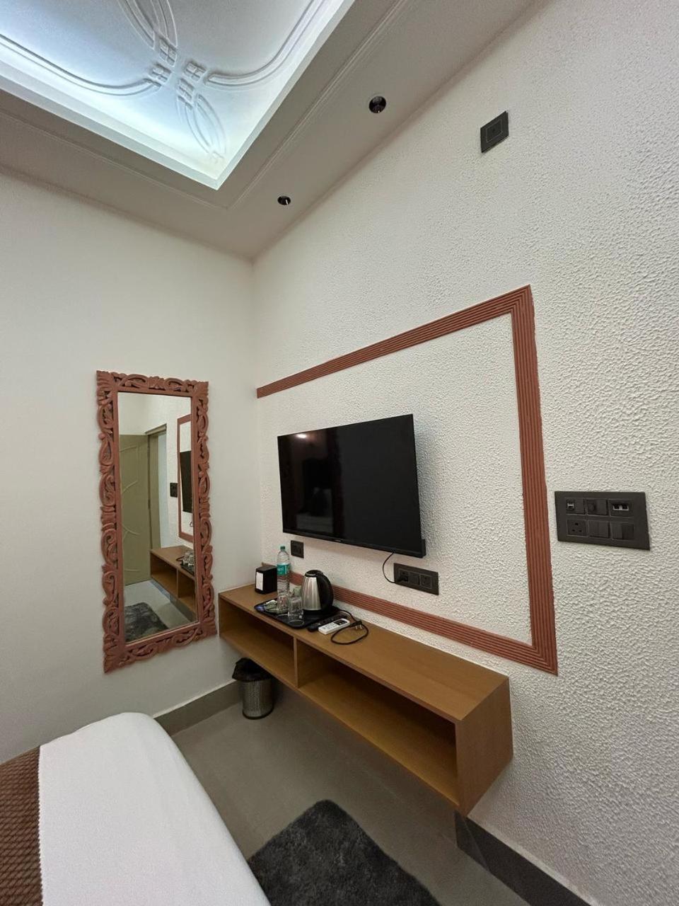 Divine Hotel Karnāl المظهر الخارجي الصورة