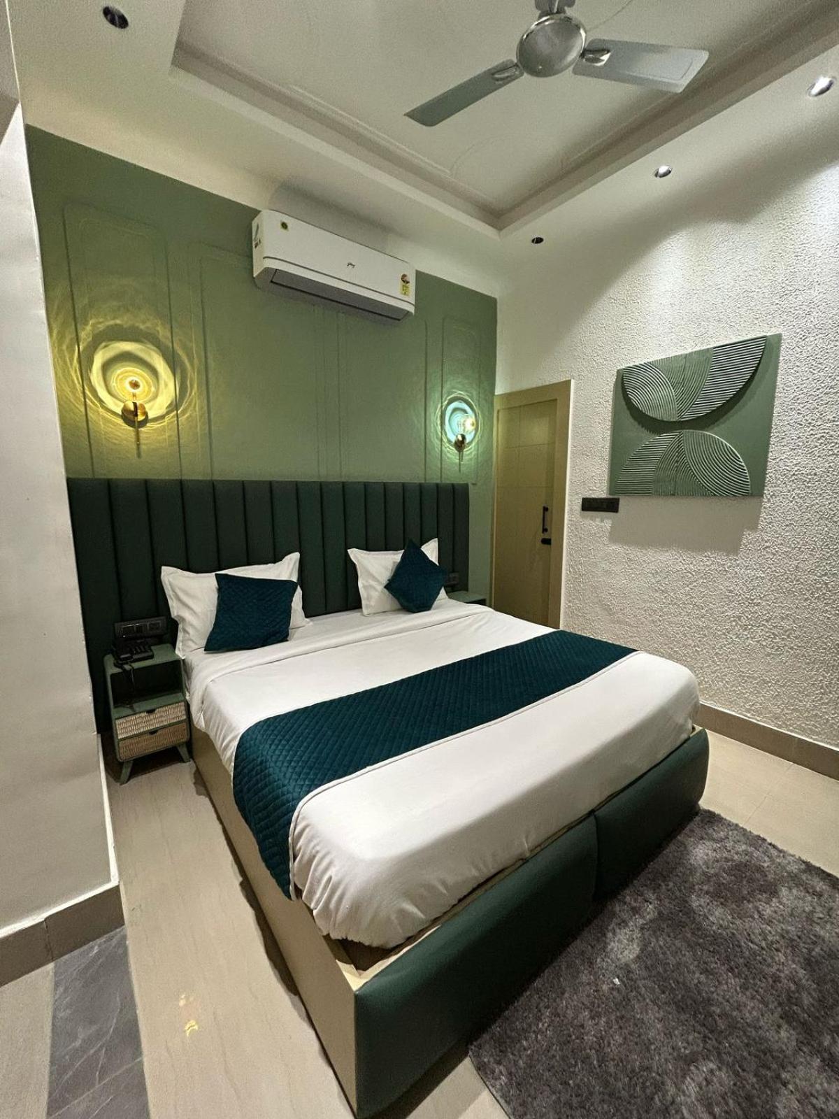 Divine Hotel Karnāl المظهر الخارجي الصورة