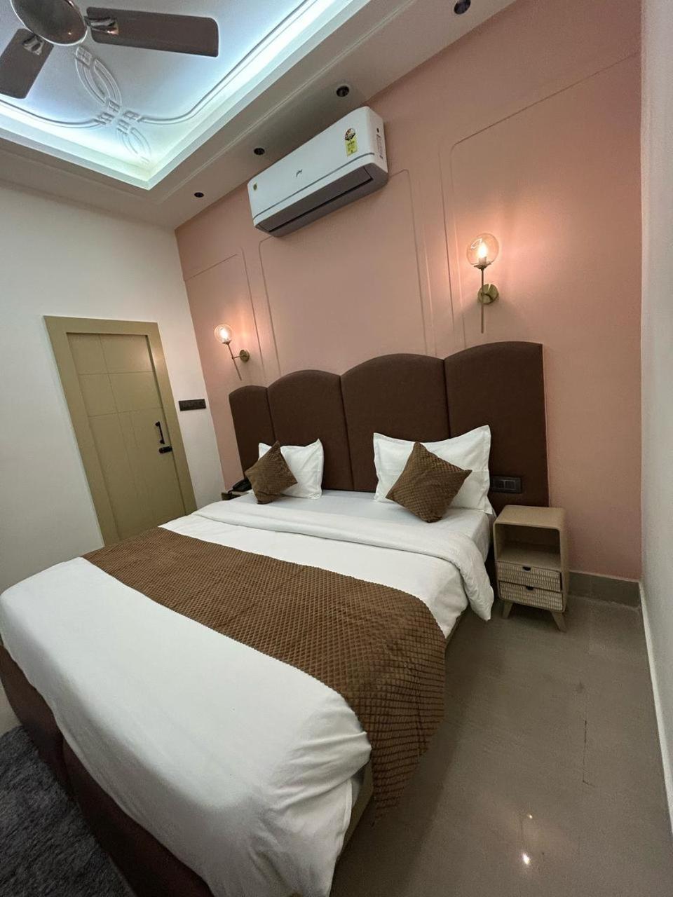 Divine Hotel Karnāl المظهر الخارجي الصورة