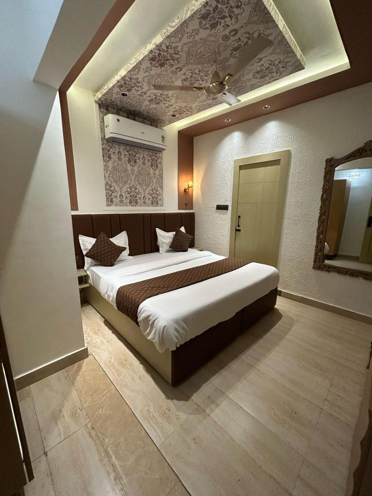 Divine Hotel Karnāl المظهر الخارجي الصورة