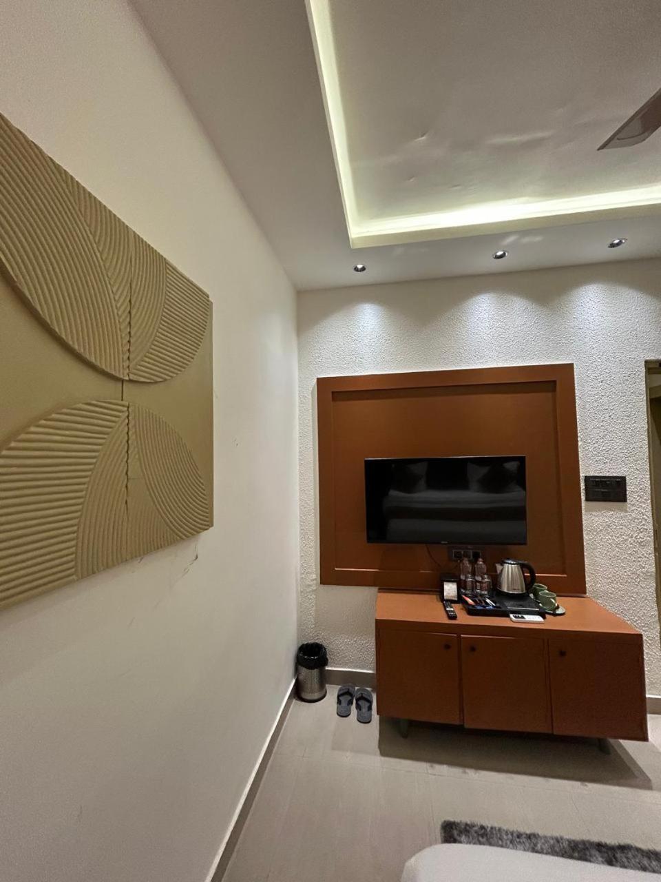 Divine Hotel Karnāl المظهر الخارجي الصورة
